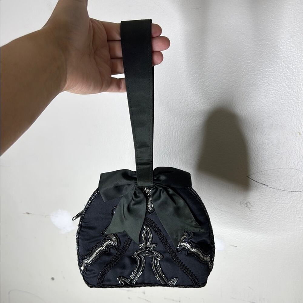 Accessory Lady Elegant Green and Black Beaded Handbag with Bow Accent